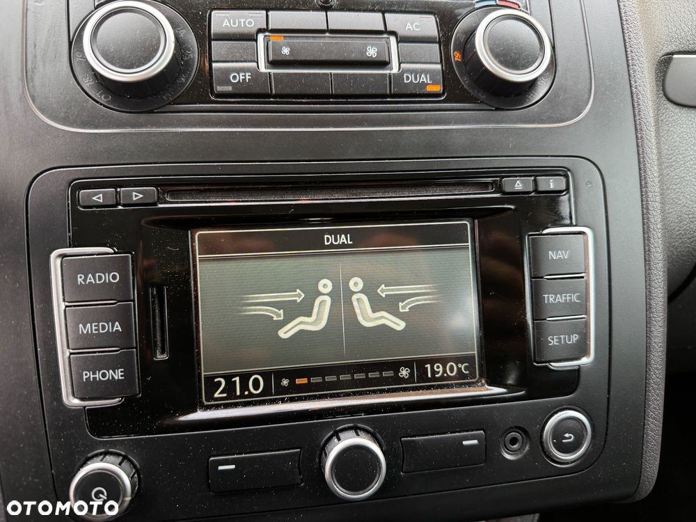 Volkswagen Touran 1.6 TDI DPF BlueMotion Technology Comfortline - 17