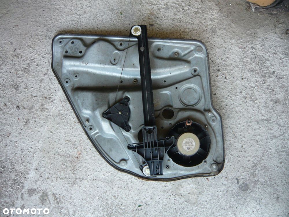 podnośnik szyby prawy tył 1j4839730 volkswagen golf iv - 2