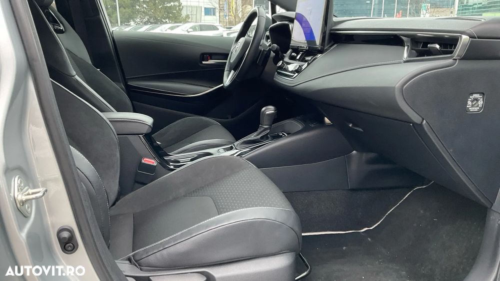 Toyota Corolla 2.0 HSD Exclusive - 6