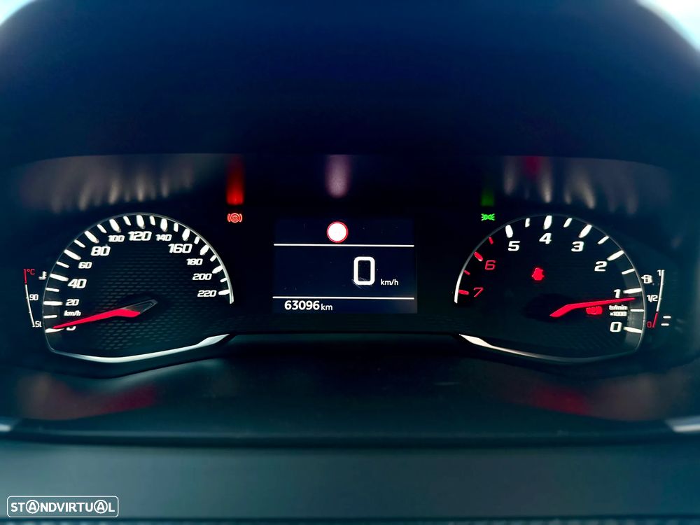 Peugeot 2008 1.5 BlueHDi Allure Pack - 21