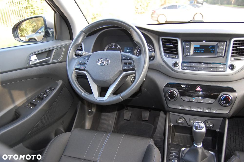 Hyundai Tucson blue 1.7 CRDi 2WD Intro Edition - 23