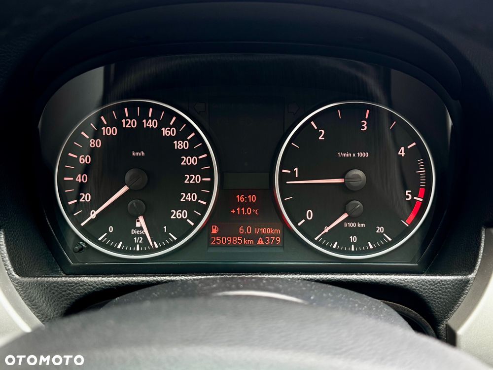 BMW Seria 3 318d - 24
