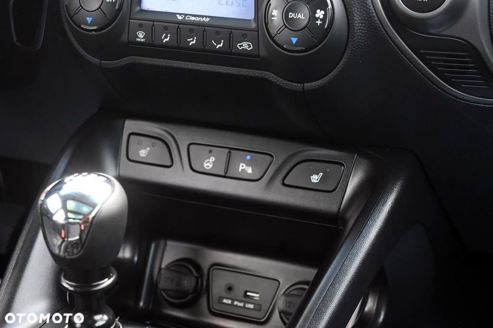 Hyundai ix35 1.6 2WD Fifa World Cup Edition - 35