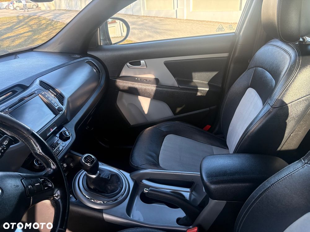 Kia Sportage 2.0 CRDI 4WD Fifa World Cup Edition - 33