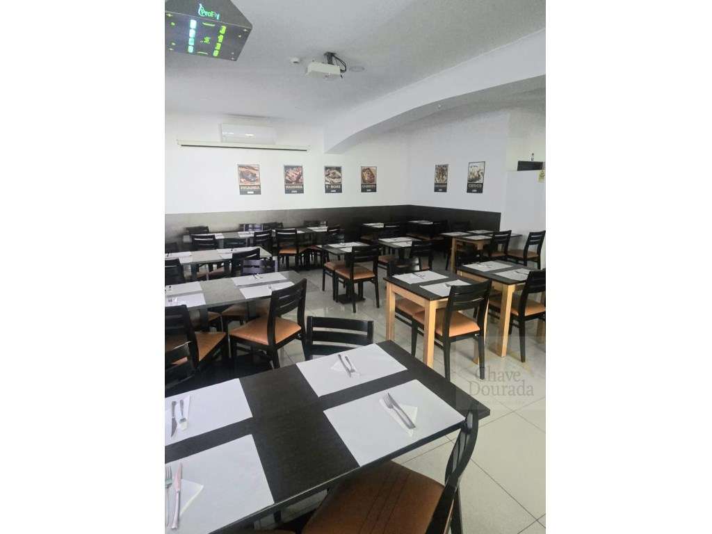 Moradia T5 + Restaurante, na zona Norte de Coimbra. - Grande imagem: 5/28