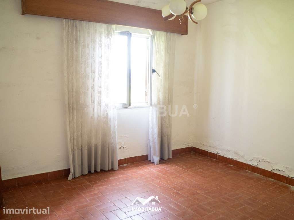Moradia T3+2 com terreno de cultivo e anexo - Grande imagem: 4/18