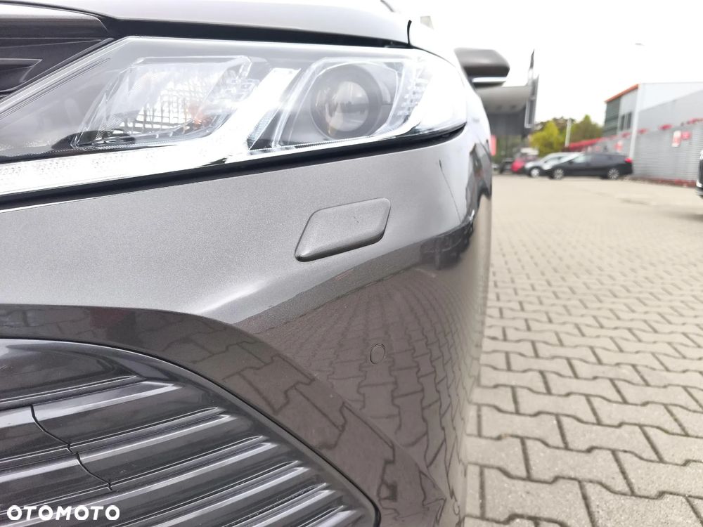 Toyota Camry 2.5 Hybrid Comfort CVT - 21