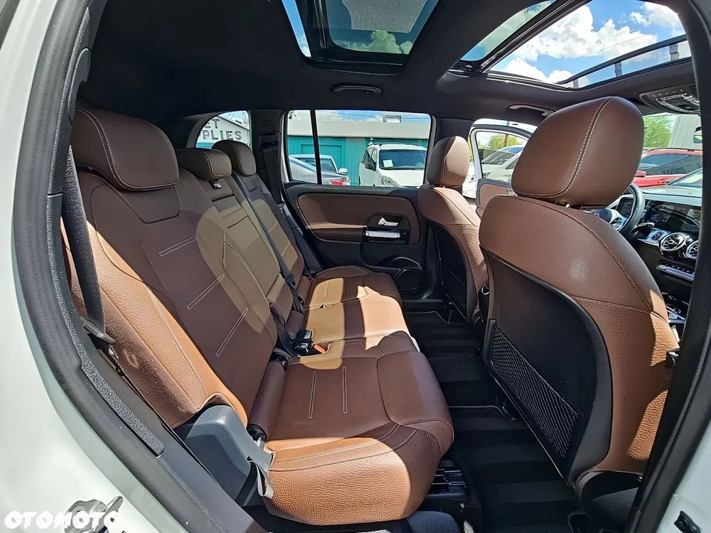 Mercedes-Benz GLB 250 4Matic 8G-DCT AMG Line - 11