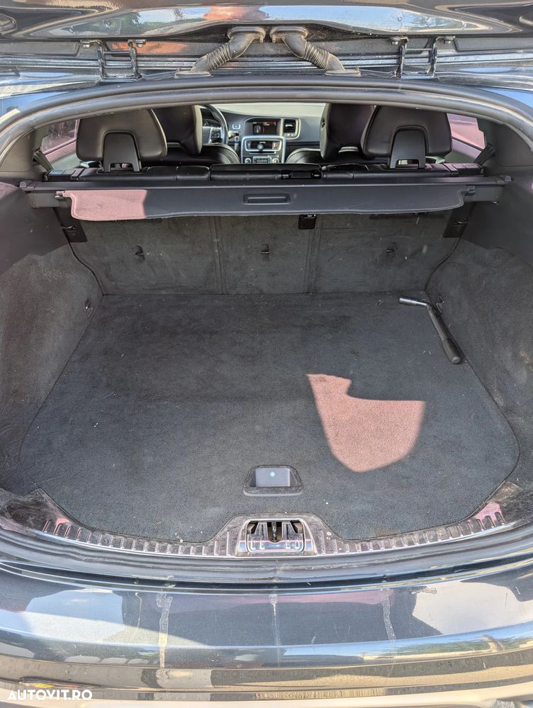 Volvo V60 D5 AWD Geartronic RDesign - 12