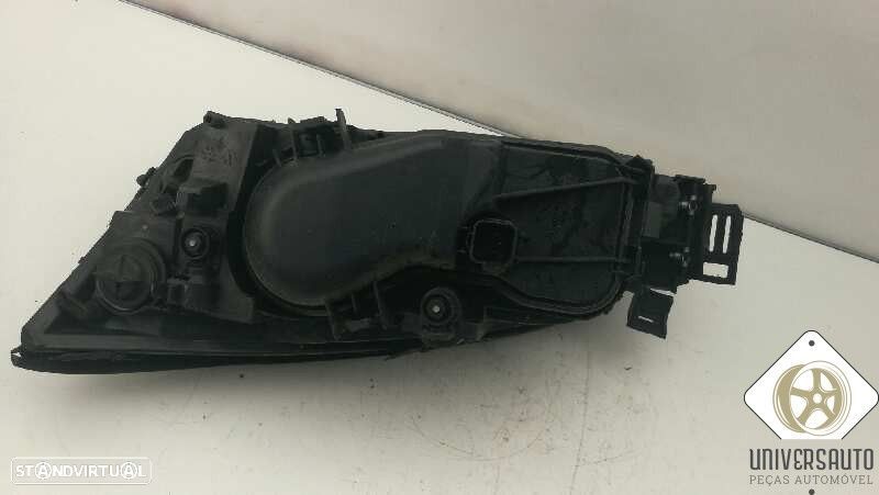 FAROL DIREITO FORD MONDEO III SEDAN 2001 - 1