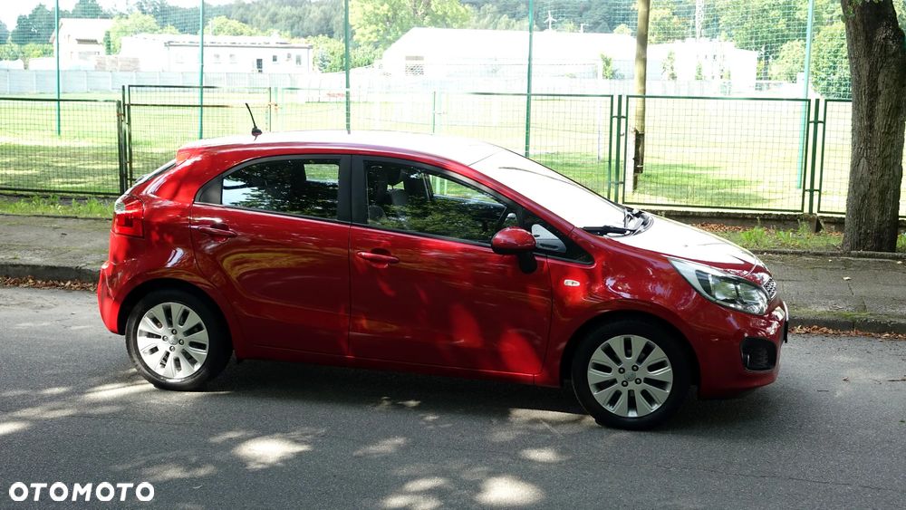 Kia Rio - 38