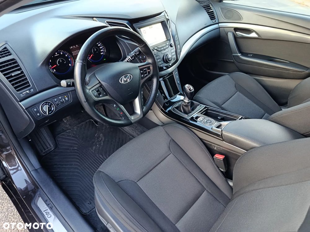 Hyundai i40 Kombi blue 1.6 Family+ - 16