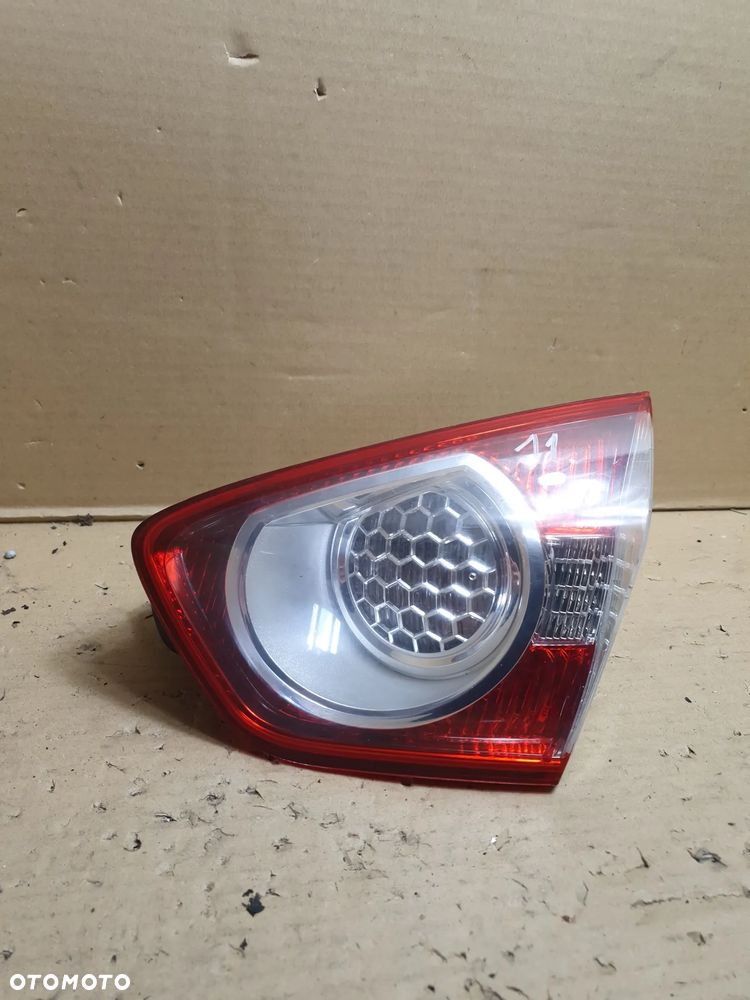 LAMPA PRAWA TYŁ TYLNA W KLAPĘ FORD KUGA MK1 08-13R - 2