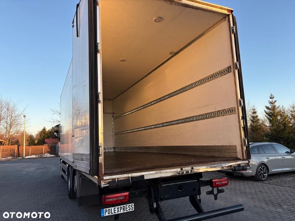 MAN TGX 26.460 KONTENER 8,2M 20EP XXL KABINA - 17