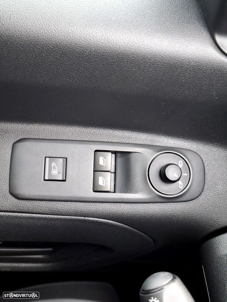 Fiat Doblo Outro - 7