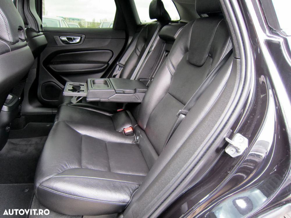 Volvo XC 60 B4 D Geartronic Momentum Pro - 9