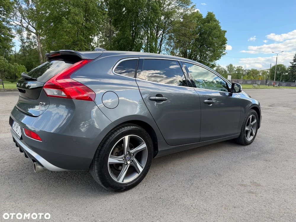Volvo V40 D3 R Design - 5