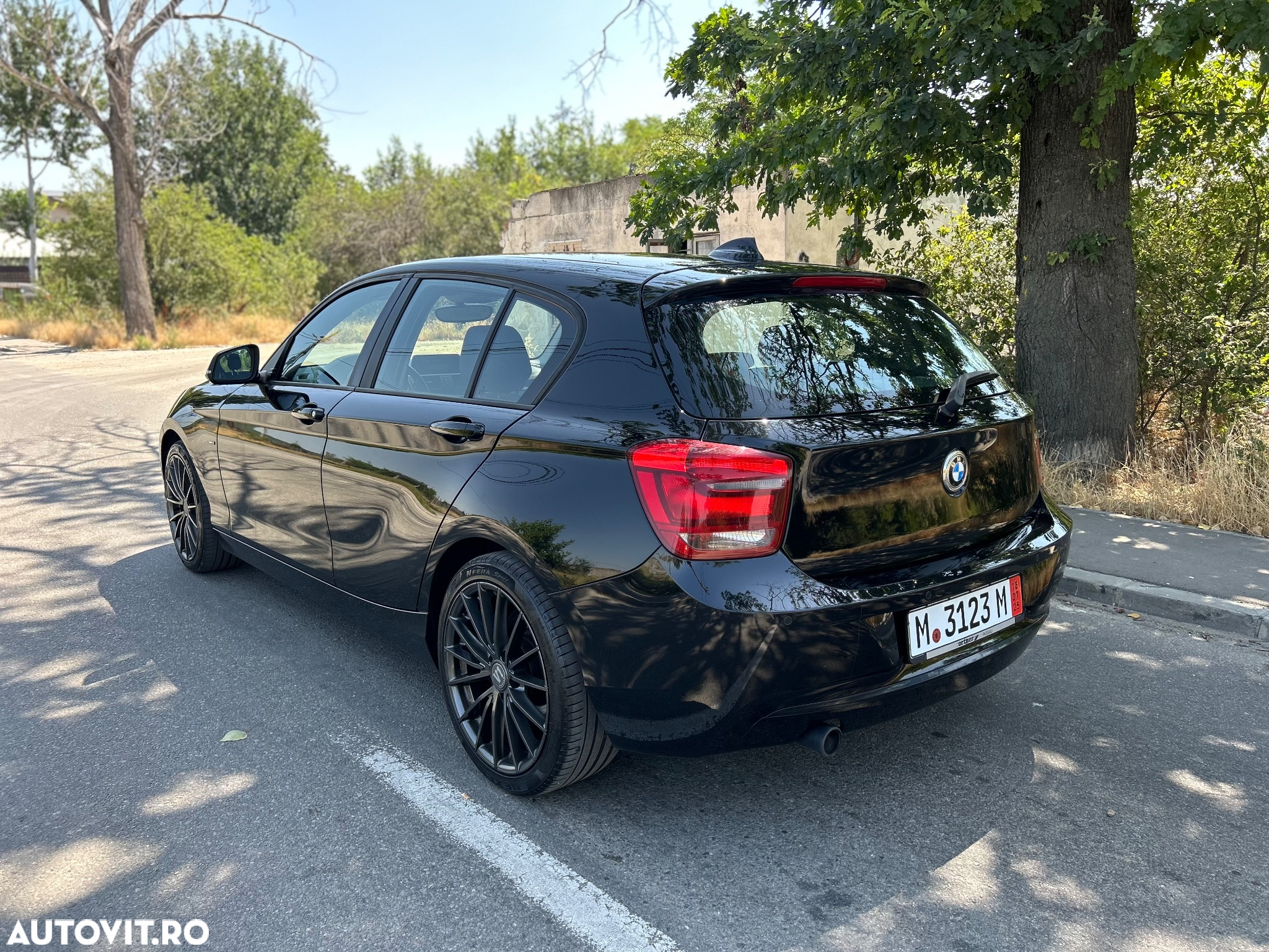 BMW Seria 1 118d Sport Line - 3