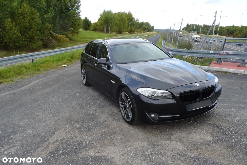 BMW 5 Series 2011 photo 3
