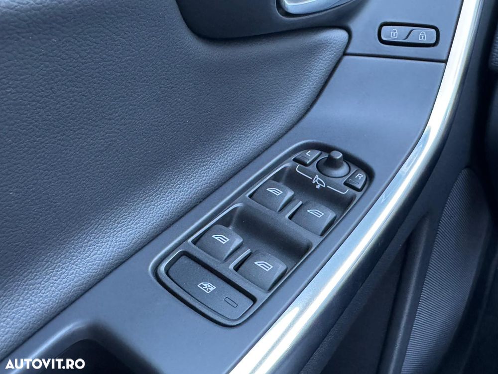 Volvo XC 60 D4 Geartronic Summum - 28