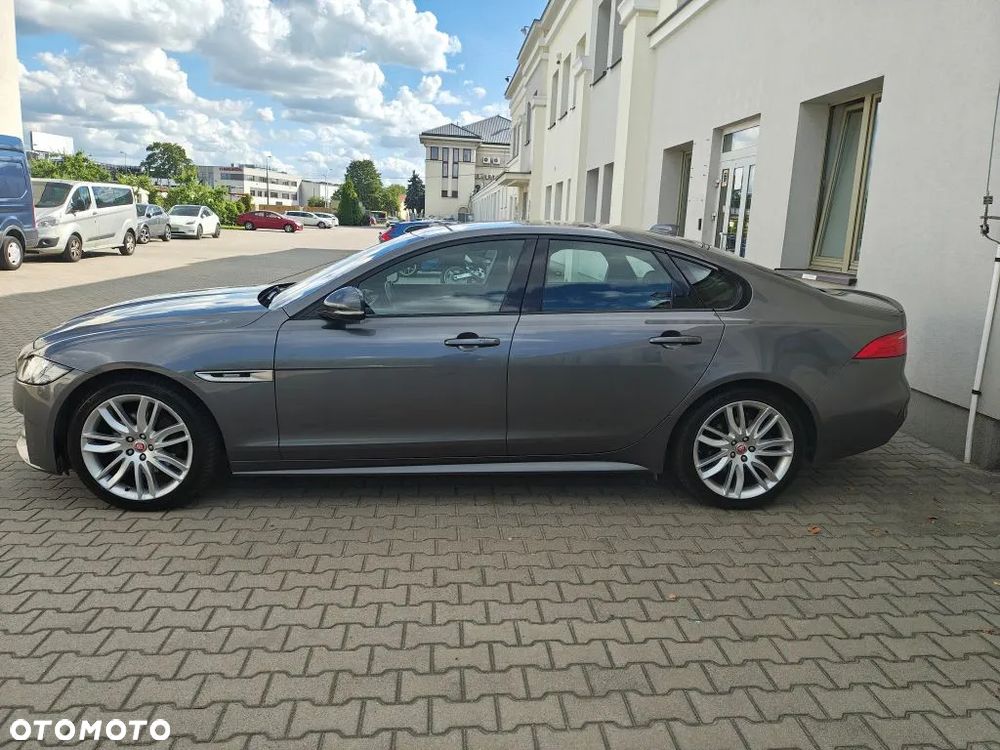 Jaguar XF 2.0 i4D AWD R-Sport - 15