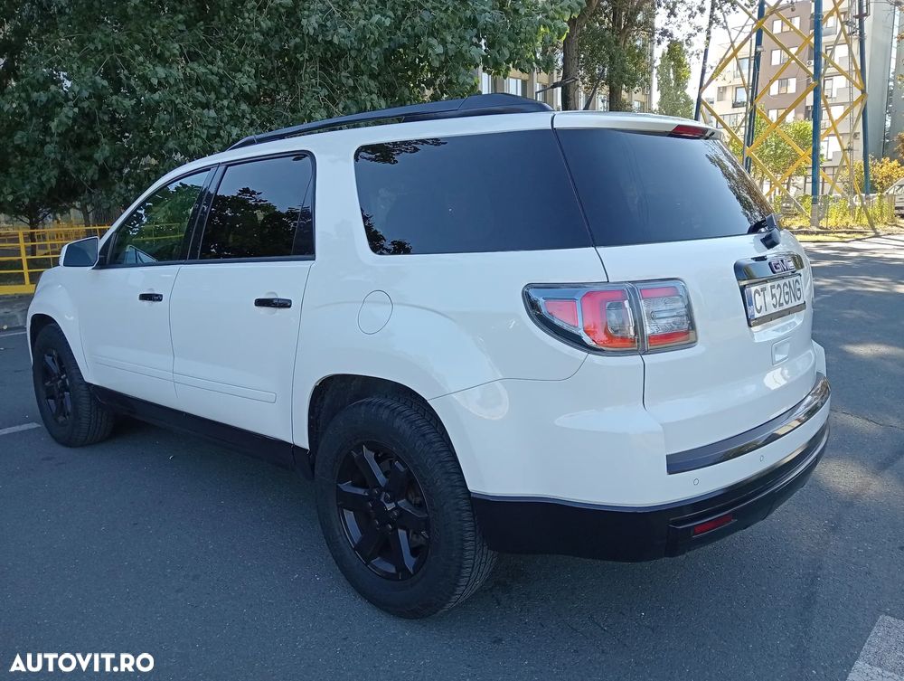 GMC Acadia - 16