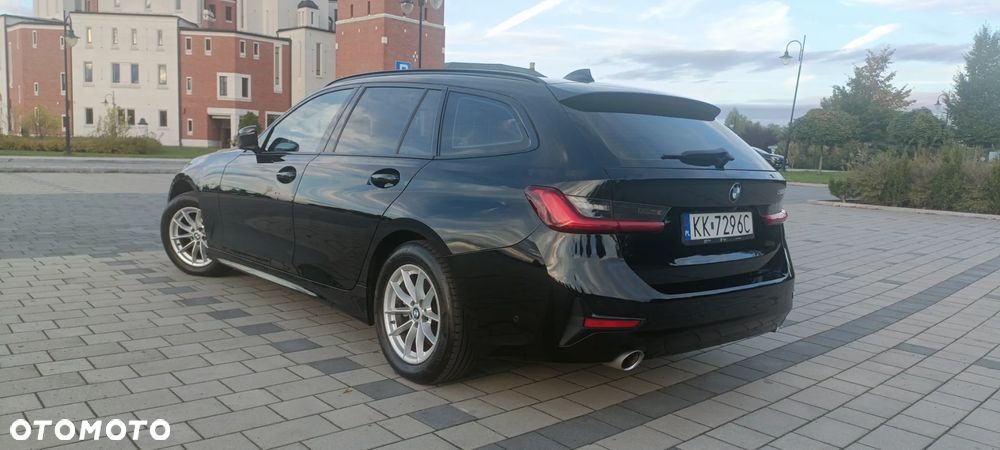BMW Seria 3 320d Sport Line - 15