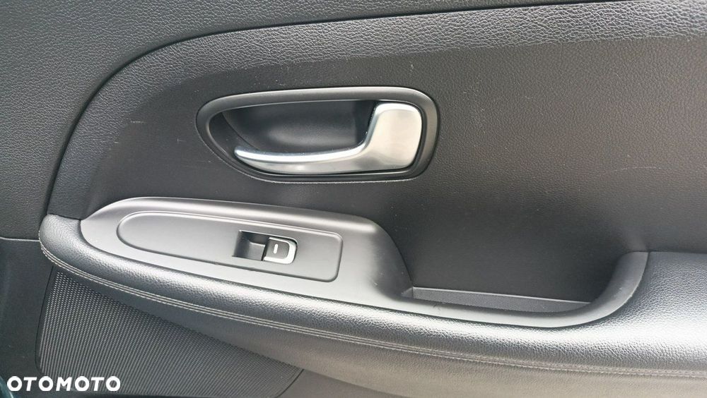 Kia Carens 1.7 CRDi L 7os - 32