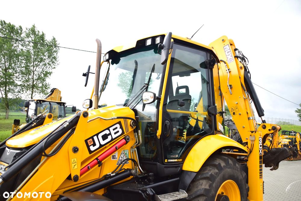 JCB 3CX Sitemaster PLUS - 6