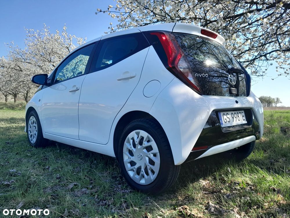 Toyota Aygo x-play - 3