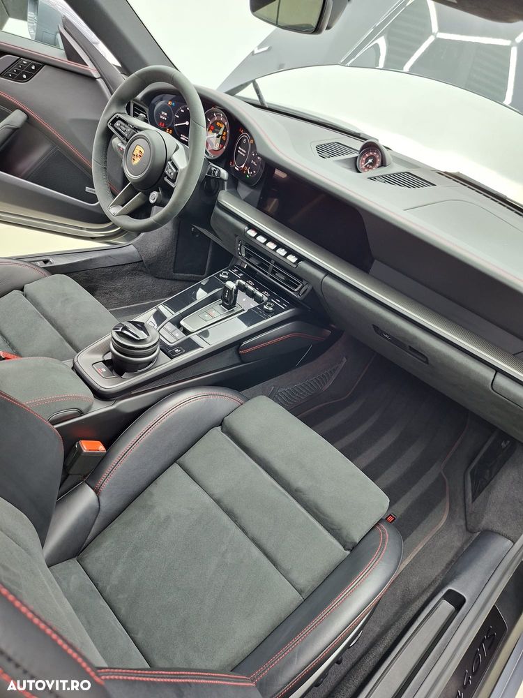 Porsche 911 4 GTS PDK - 6
