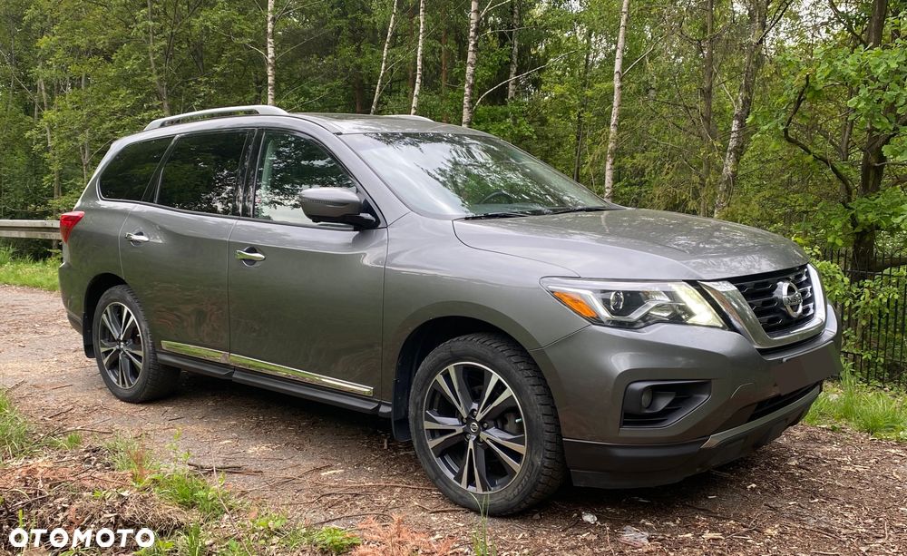 Nissan Pathfinder - 2