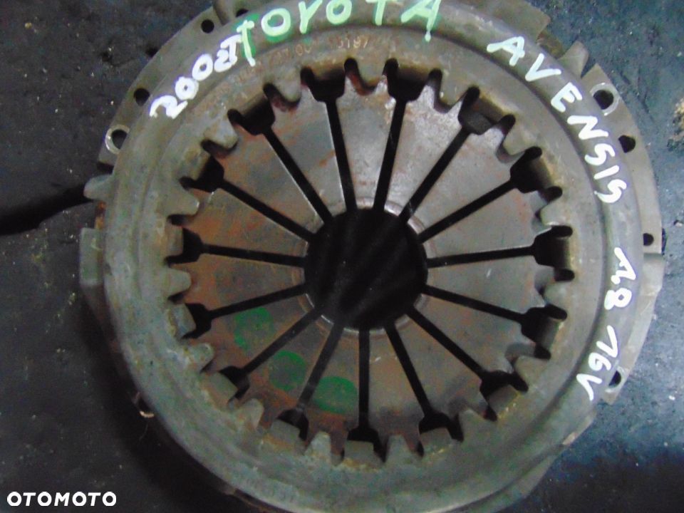 Docisk+tarcza toyota  avensis 1,8 16 v