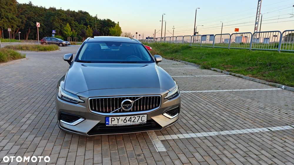 Volvo V60 B3 B DKG Momentum - 2
