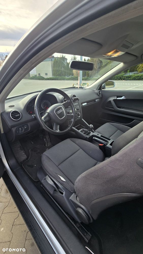 Audi A3 3-drzwiowe 1.6 FSI Ambiente - 5