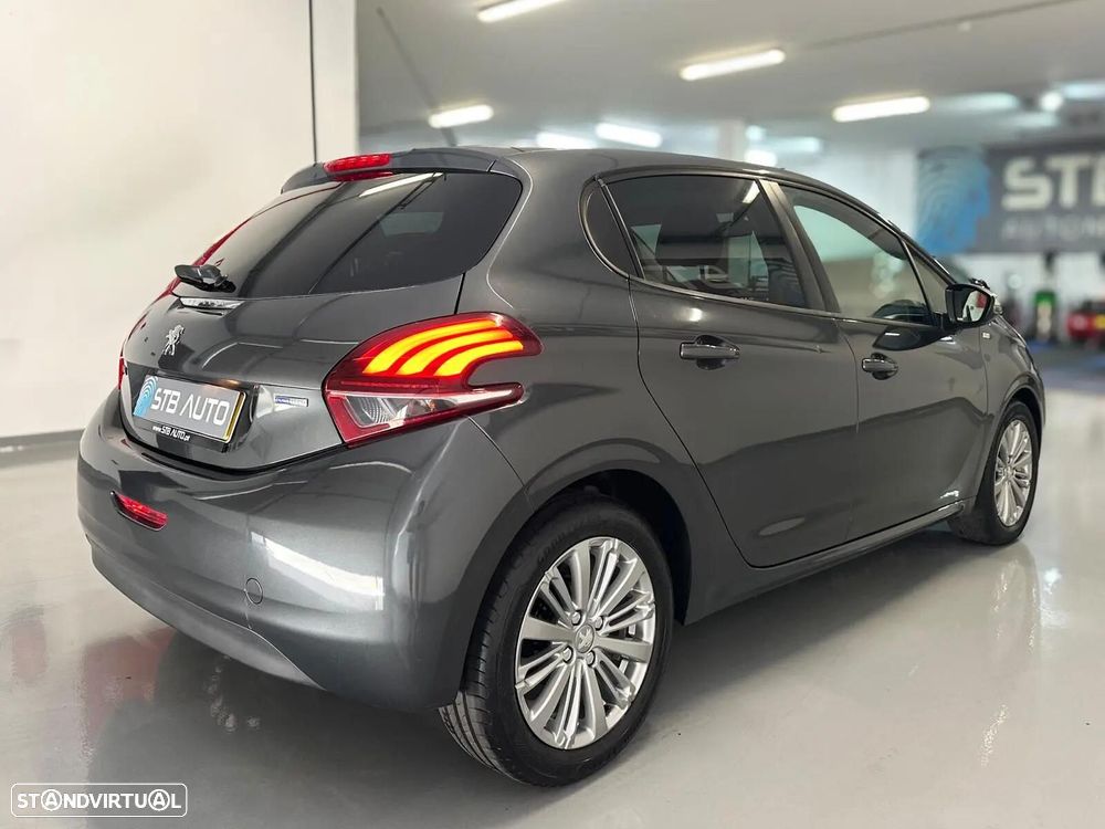 Peugeot 208 1.2 PureTech Style - 22