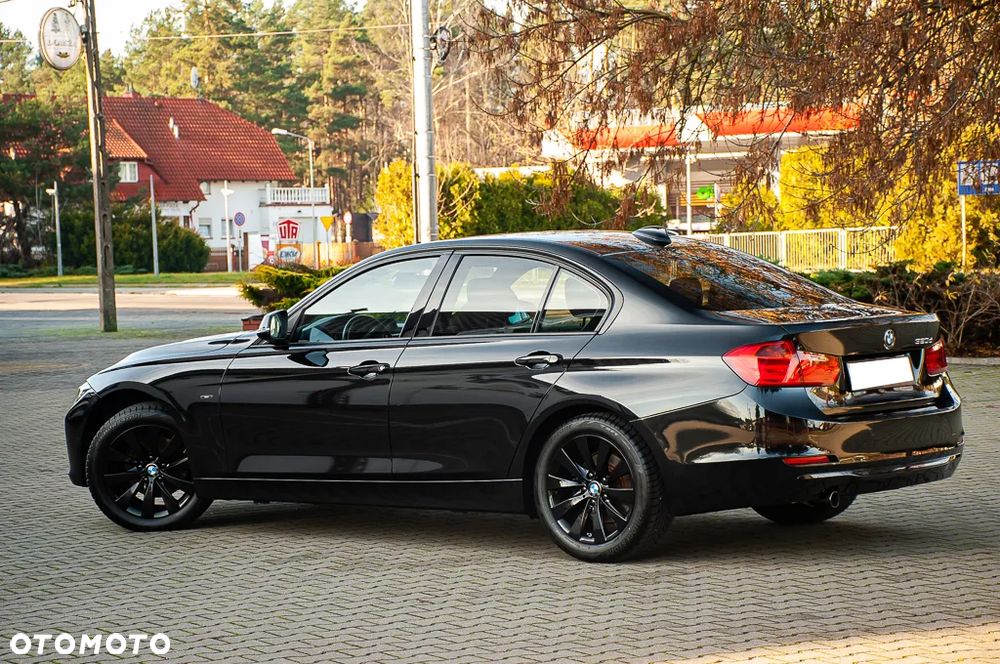 BMW Seria 3 320d M Sport Edition - 16
