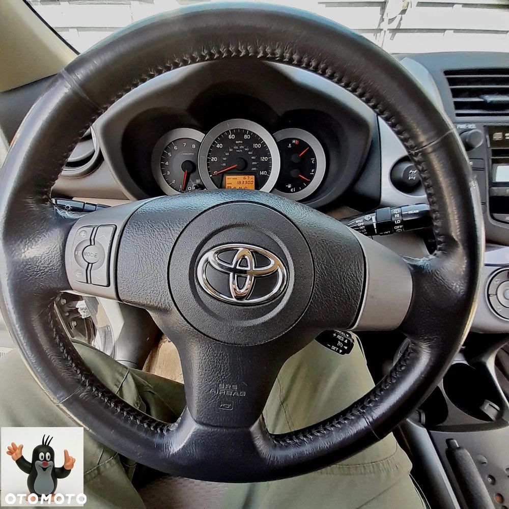 Toyota RAV4 - 4