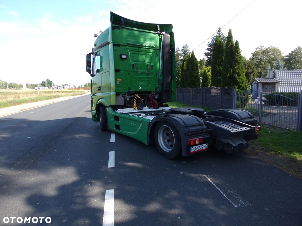 Mercedes-Benz ACTROS - 5