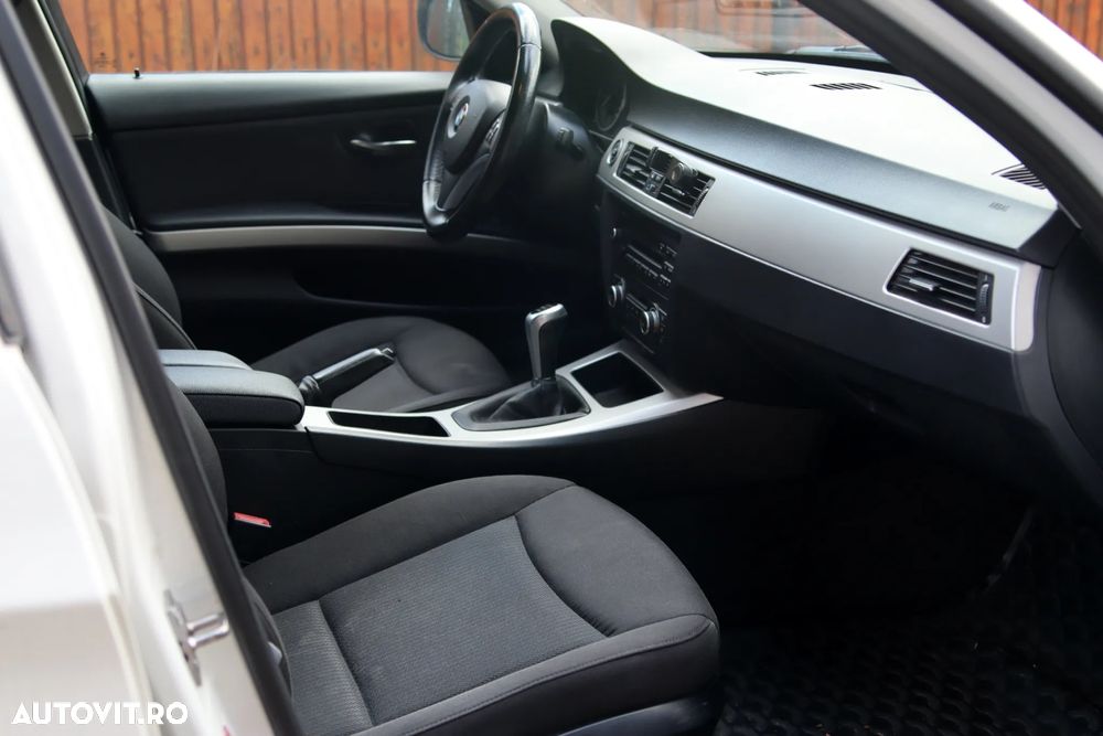 BMW Seria 3 318d - 31