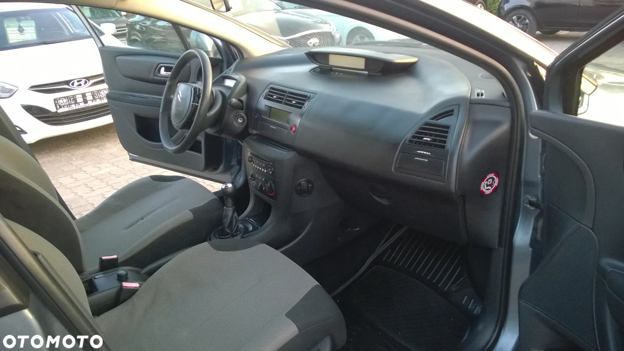 Citroën C4 1.4 16V SX - 13