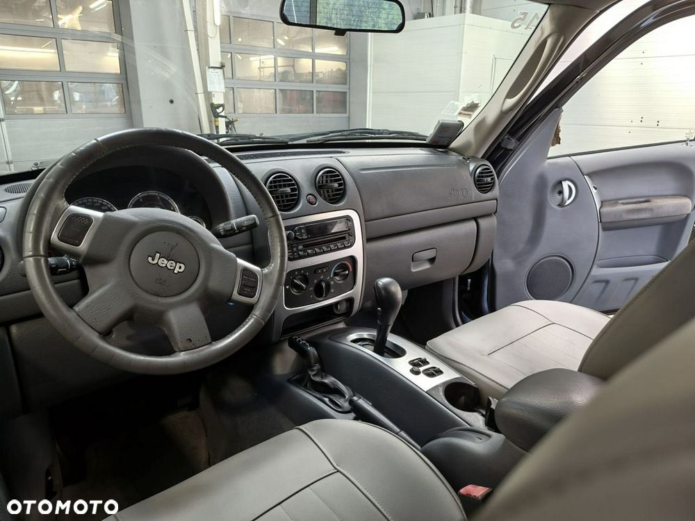 Jeep Cherokee - 12