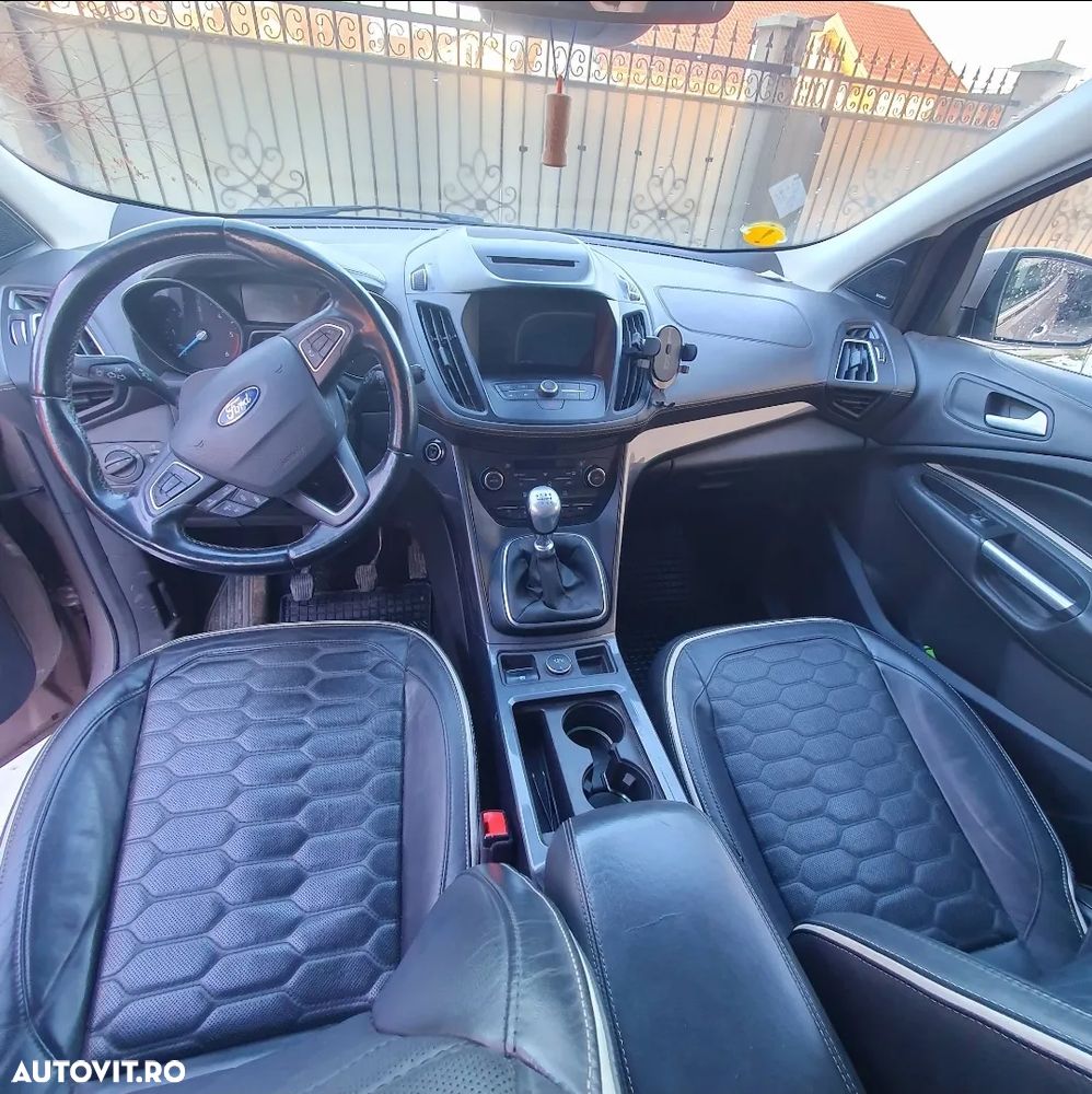 Ford Kuga 2.0 TDCi 4WD Vignale - 6