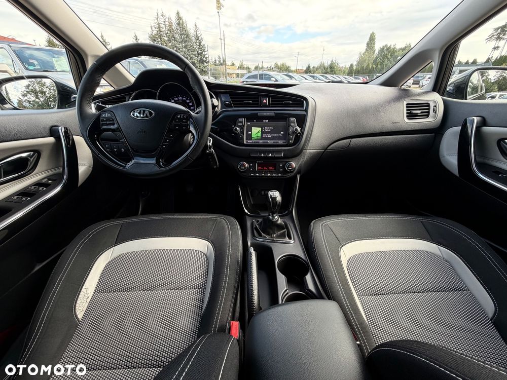 Kia Ceed - 12
