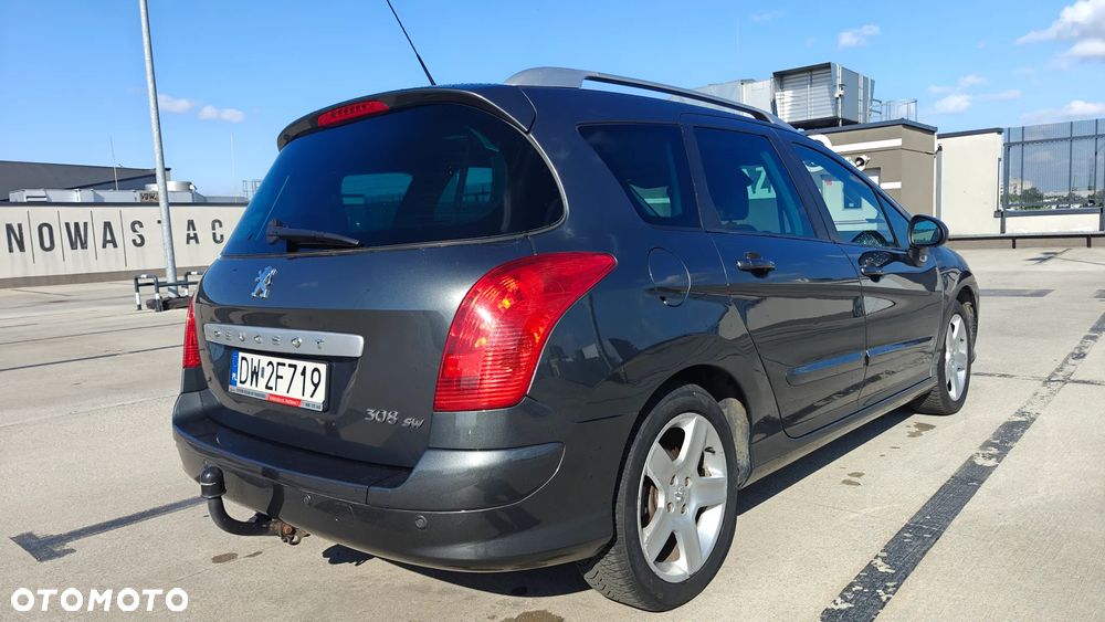 Peugeot 308 - 8