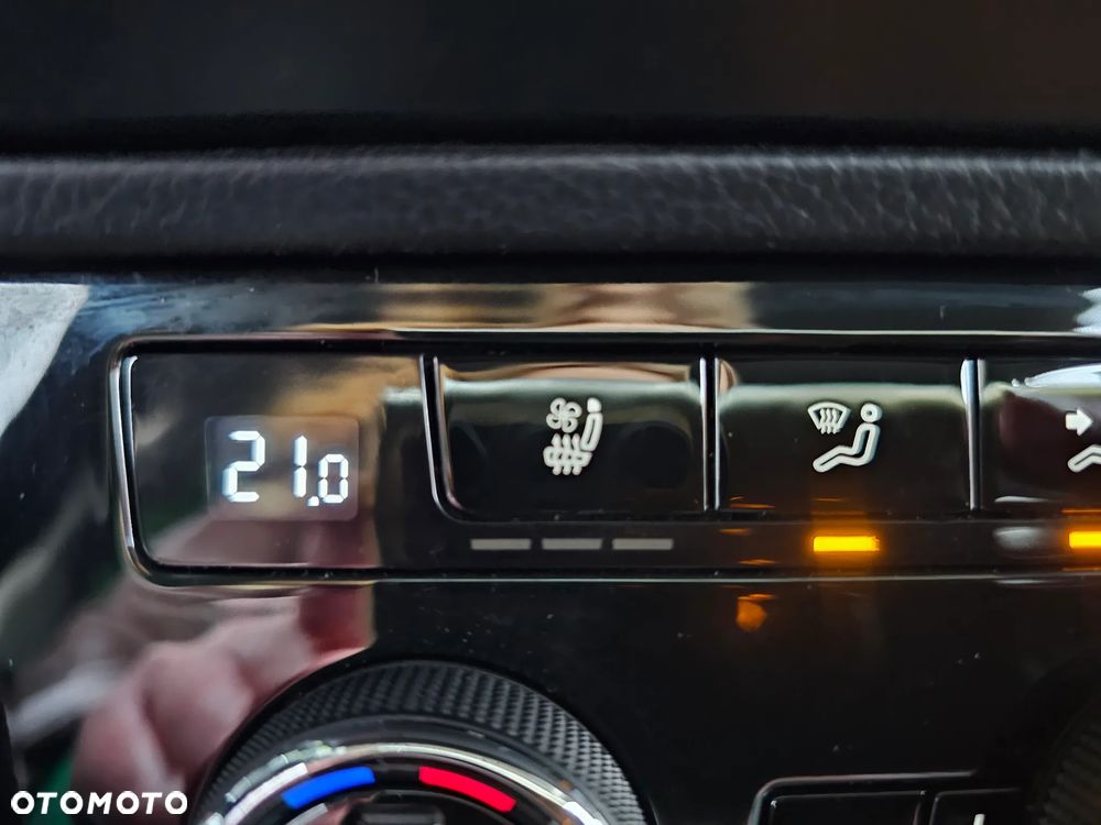 Skoda Superb 2.0 TDI DSG Premium Edition - 24