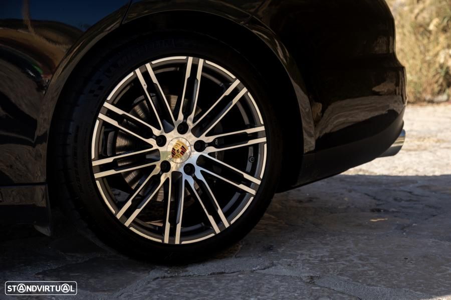 Porsche Panamera 4 Edition PDK - 14
