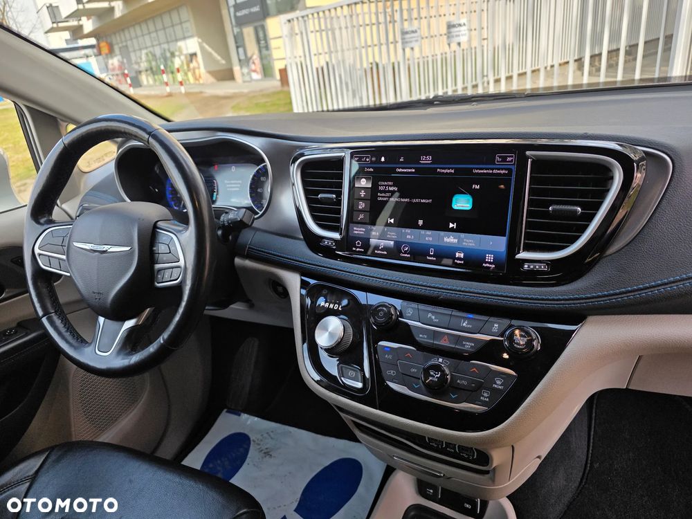 Chrysler Pacifica - 9