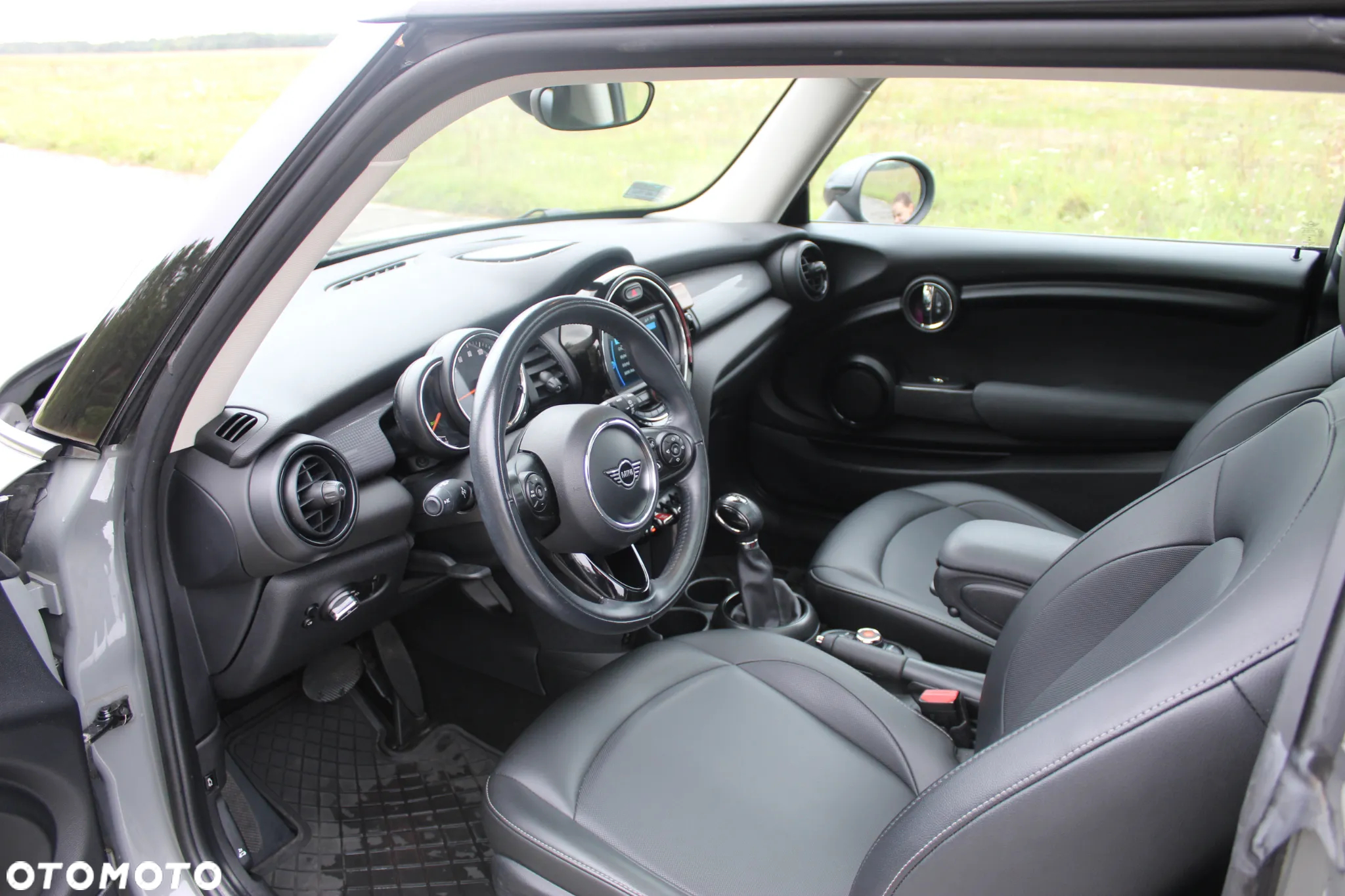 MINI Cooper Standard - 18