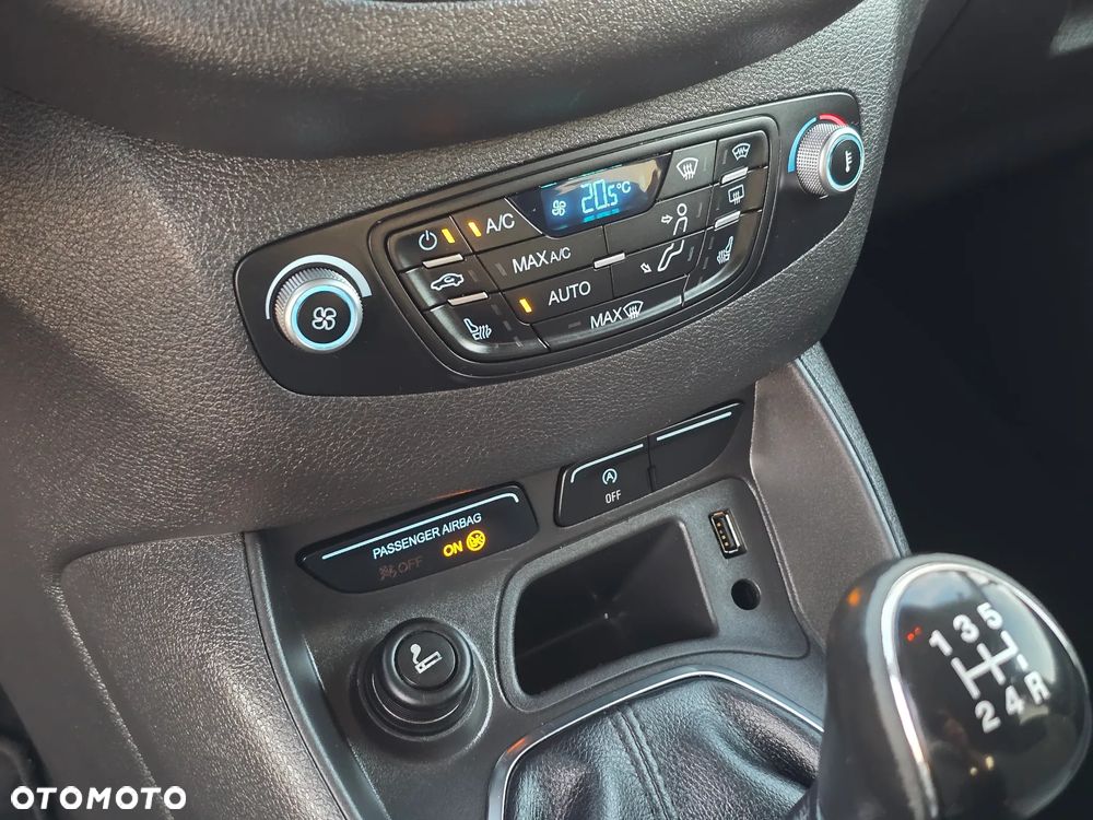 Ford Tourneo Courier 1.0 EcoBoost Titanium - 31
